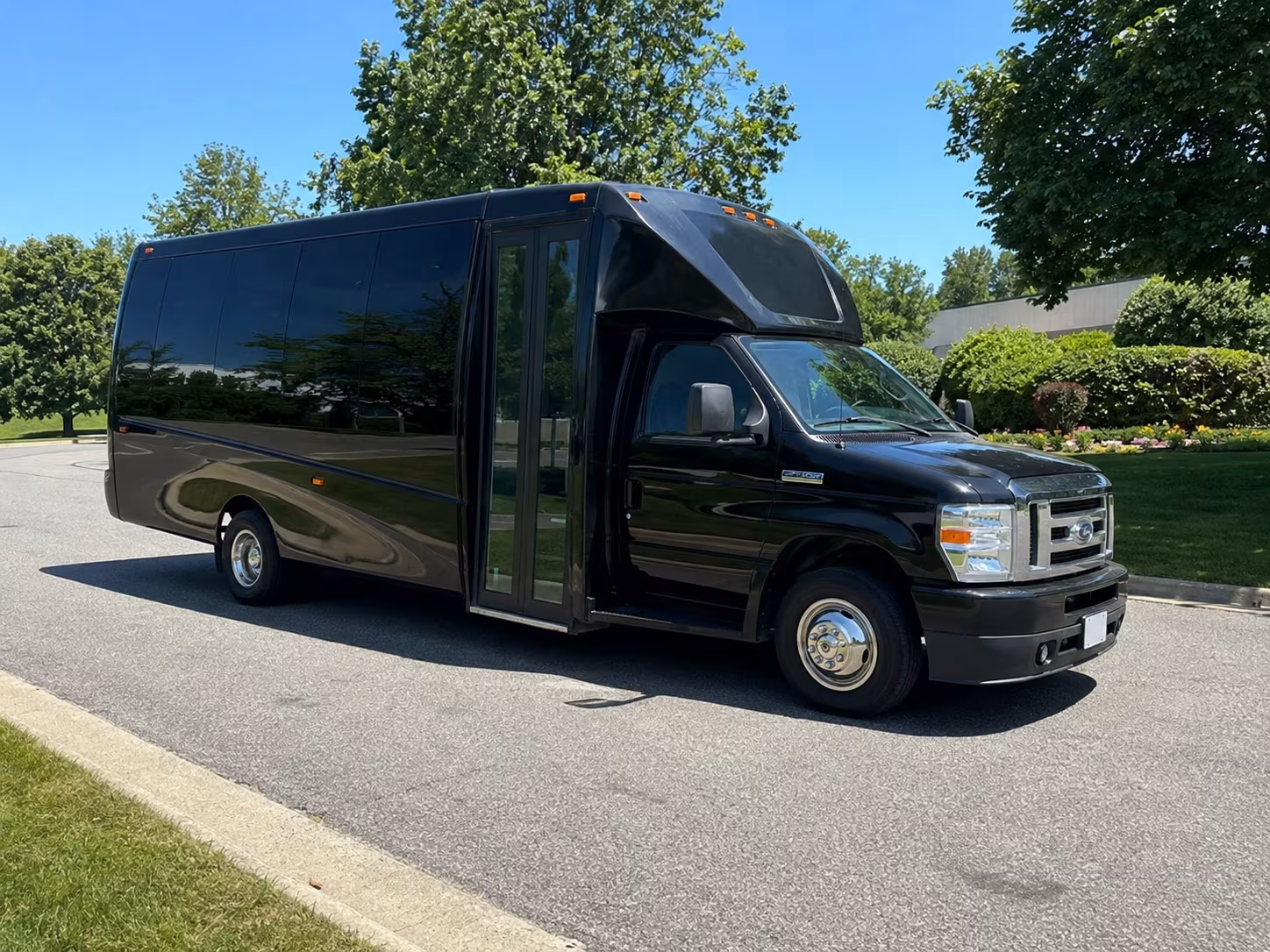 Riverside Birthday, Sweet 16, & Quinceañera Transportation onboard seating